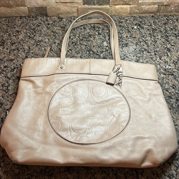 Coach Laura Signature bag - Picture 7 of 16
